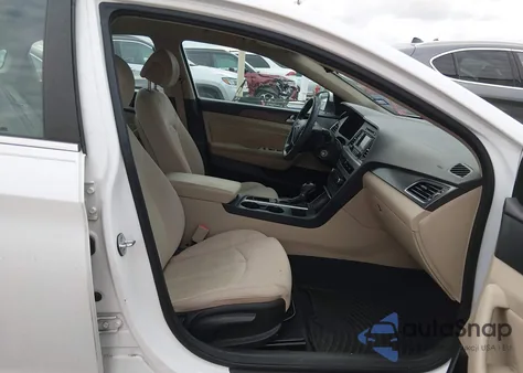 2015 Hyundai Sonata Sport z USA, uszkodzony, nr VIN 5NPE34AF8FH199057